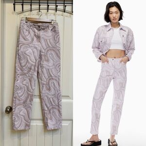 Aritzia Wilfred High Waisted Vera Twill Pant in Pink Soft Swirls. Size 6